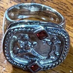 Vintage Seidengang Bas-Relief Cherub ring with garnets
